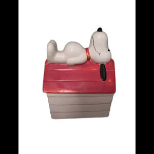 Snoopy On Dog House Cookie Jar, vintage